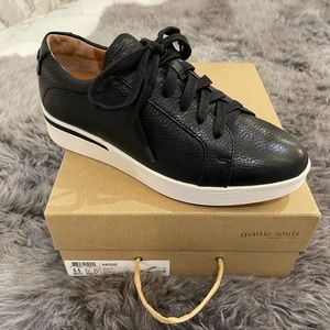 Gentle Souls Haddie sneakers- NWT 8.5